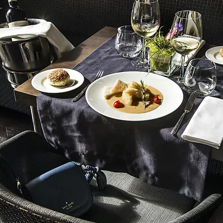 فندق The Glam 4*