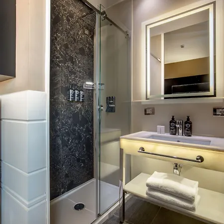 The Glam فندق 4*