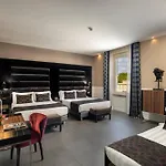 The Glam 4*